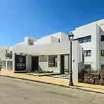 Penthouse In Azahar De Estepona, 2km From Azata Golf *