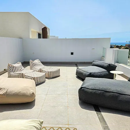 Penthouse In Azahar De Estepona, 2km From Azata Golf *