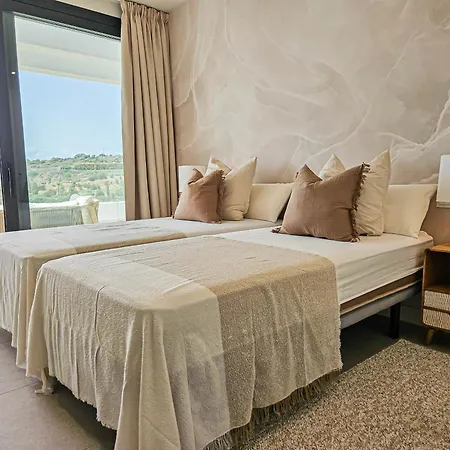 Penthouse In Azahar De Estepona, 2km From Azata Golf *