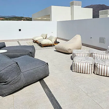 Penthouse In Azahar De Estepona, 2km From Azata Golf *