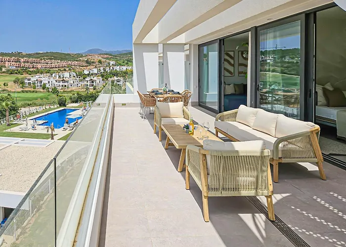 Penthouse In Azahar De Estepona, 2km From Azata Golf