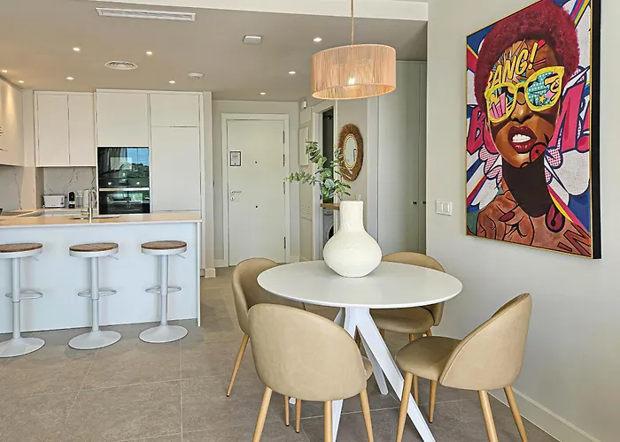 Penthouse In Azahar De Estepona, 2km From Azata Golf *