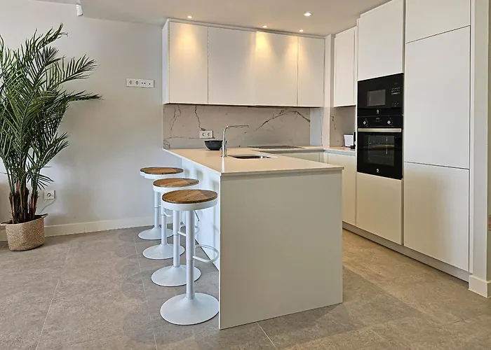 Apartamento Penthouse In Azahar De Estepona, 2km From Azata Golf