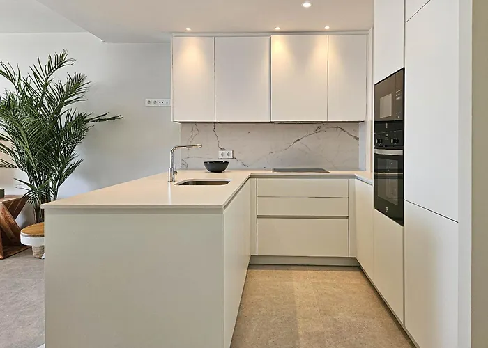 Apartamento Penthouse In Azahar De Estepona, 2km From Azata Golf Estepona