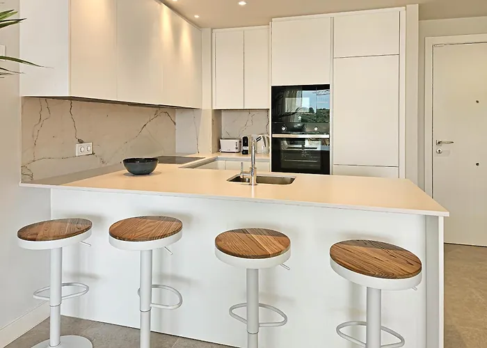 Apartamento Penthouse In Azahar De Estepona, 2km From Azata Golf *