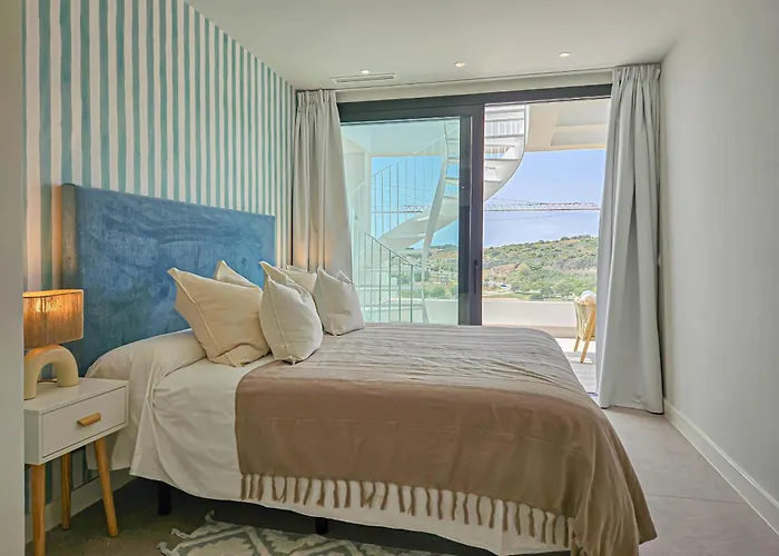 Penthouse In Azahar De Estepona, 2km From Azata Golf