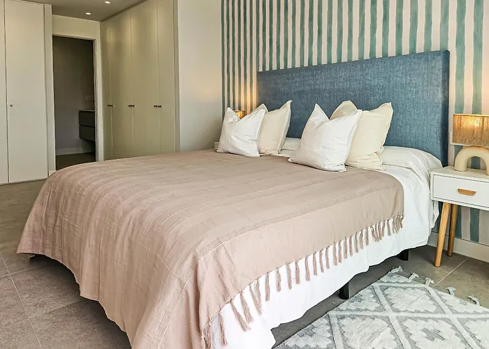 Apartamento Penthouse In Azahar De Estepona, 2km From Azata Golf *