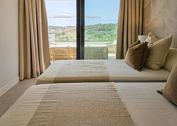 Apartamento Penthouse In Azahar De Estepona, 2km From Azata Golf