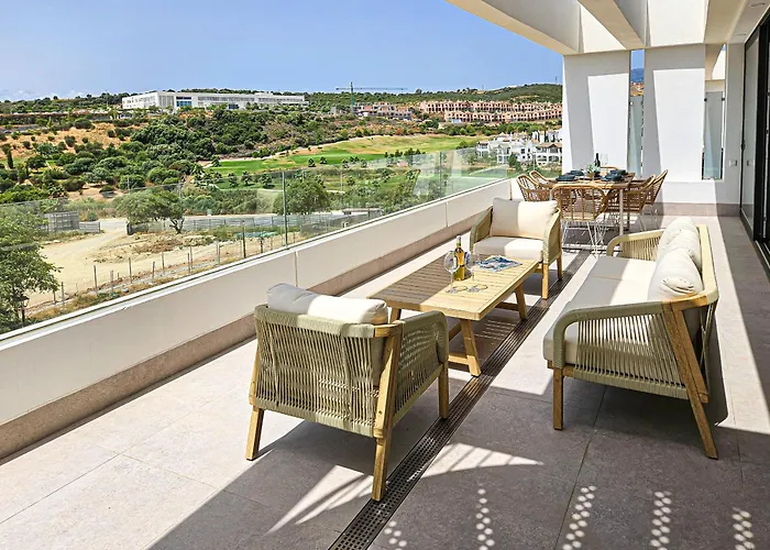 Penthouse In Azahar De Estepona, 2km From Azata Golf Estepona