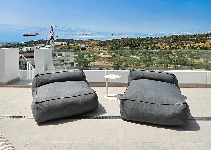 Apartamento Penthouse In Azahar De Estepona, 2km From Azata Golf