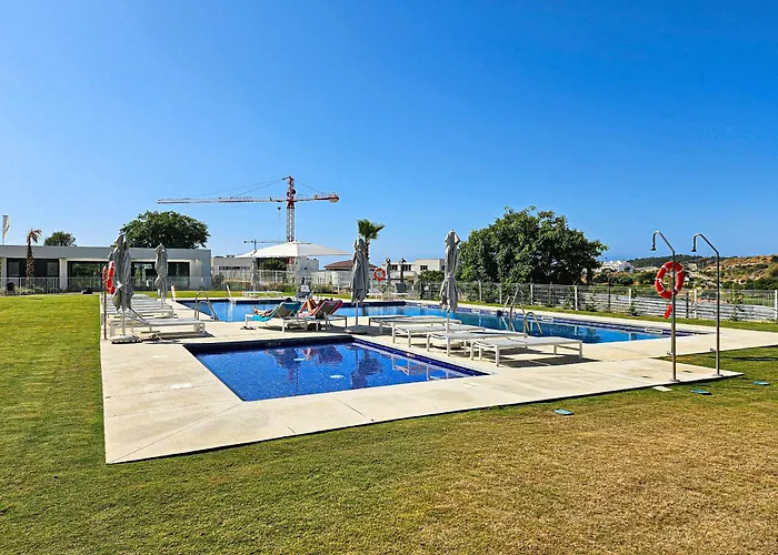 Penthouse In Azahar De Estepona, 2km From Azata Golf Apartamento Estepona