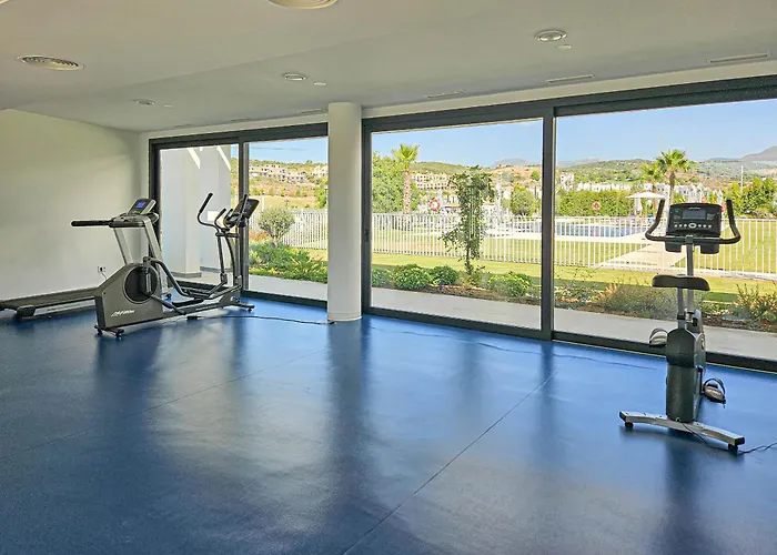 Penthouse In Azahar De Estepona, 2km From Azata Golf Estepona