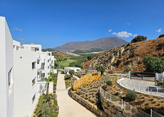 Penthouse In Azahar De Estepona, 2km From Azata Golf Apartamento *