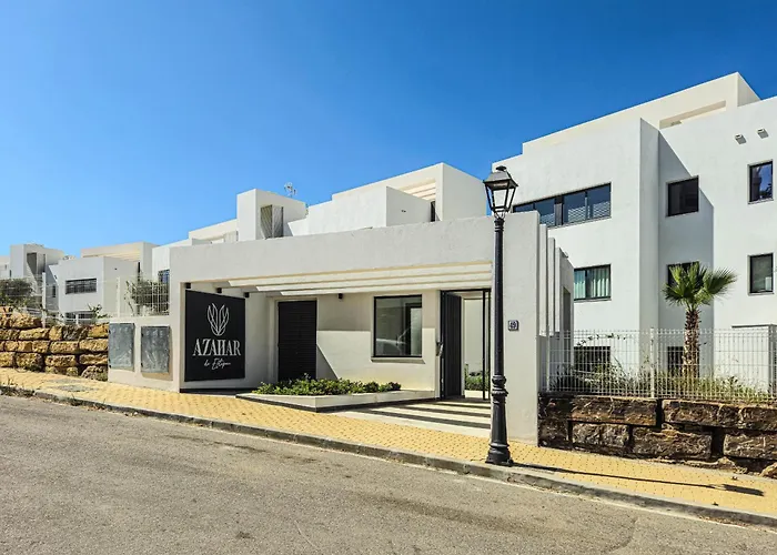 Penthouse In Azahar De Estepona, 2km From Azata Golf *