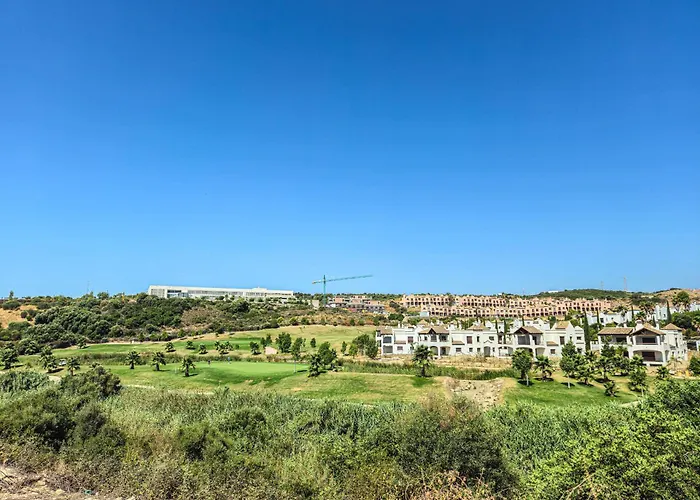 Penthouse In Azahar De Estepona, 2km From Azata Golf