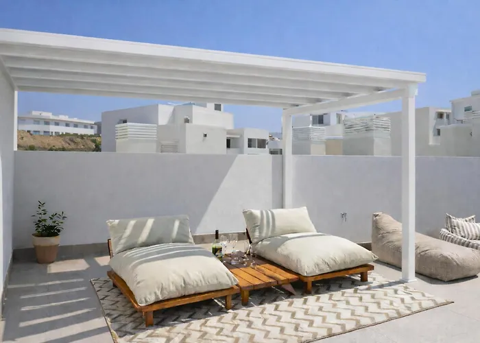 Apartamento Penthouse In Azahar De Estepona, 2km From Azata Golf Estepona