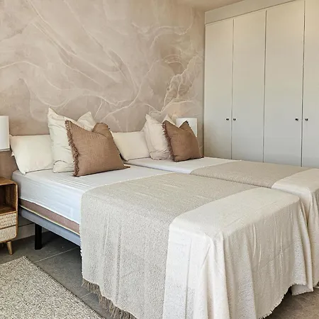 Appartement Penthouse In Azahar De Estepona, 2km From Azata Golf Estepona